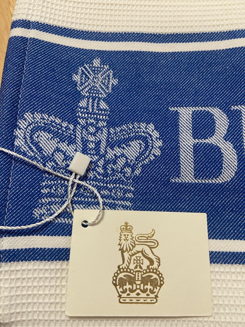 BUCKINGHAM PALACE Blue and White Crown Jacquard Towel  NWT